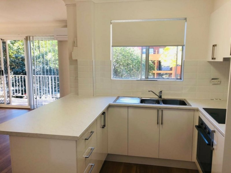 2/37 Memorial Ave, Merrylands NSW 2160