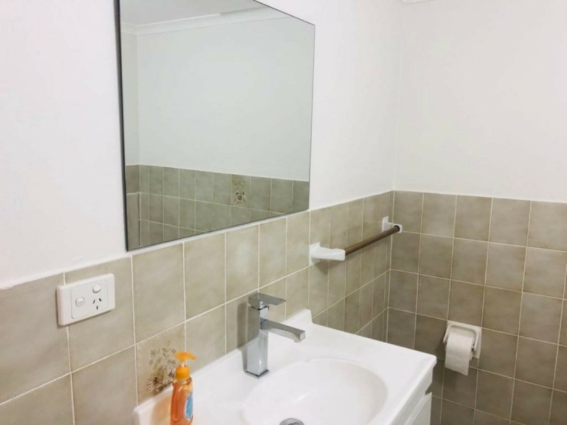 2/37 Memorial Ave, Merrylands NSW 2160