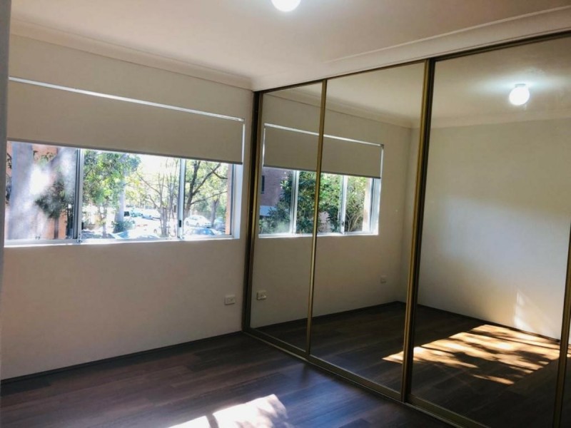 2/37 Memorial Ave, Merrylands NSW 2160