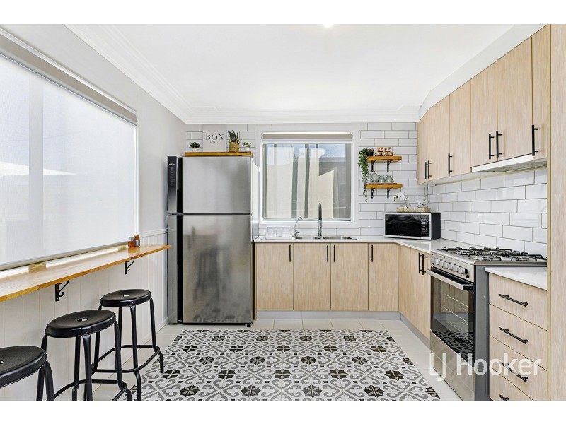 21 Shackel Ave, Old Guildford NSW 2161