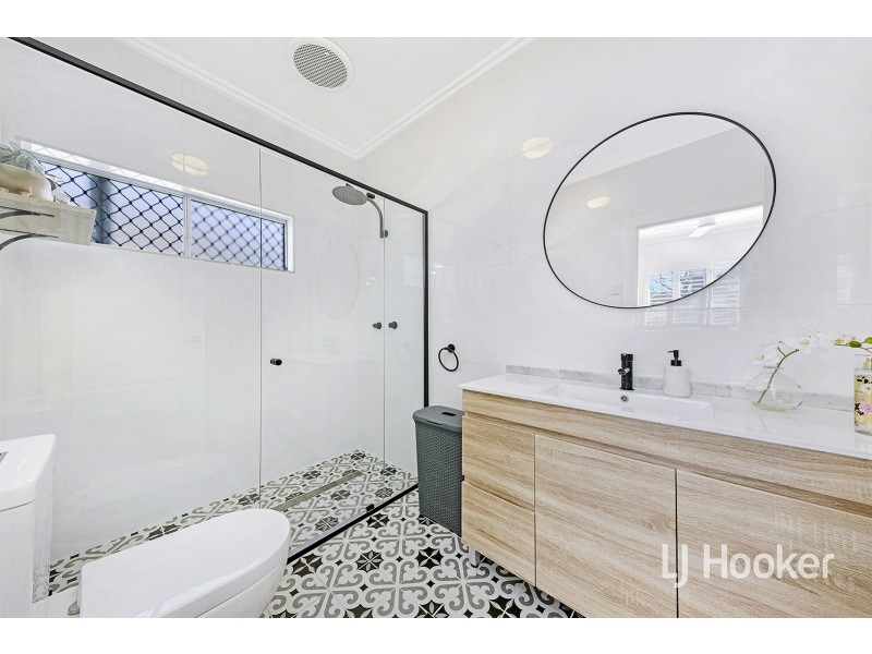 21 Shackel Ave, Old Guildford NSW 2161