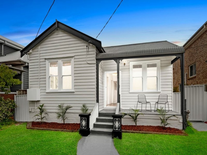 33 Banks Street, Mays Hill NSW 2145