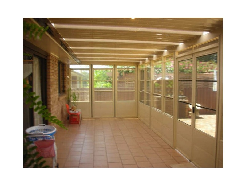 6 Poinciana Parade, Greystanes NSW 2145