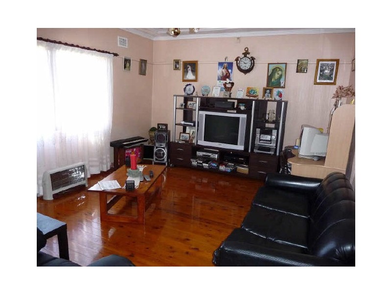 37 Davies Street, Merrylands NSW 2160