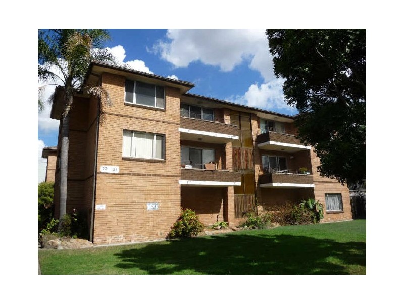 8/22-24 Neil Street, Merrylands NSW 2160