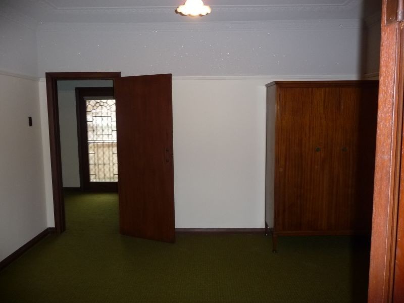 194 Woodville Road, Merrylands NSW 2160