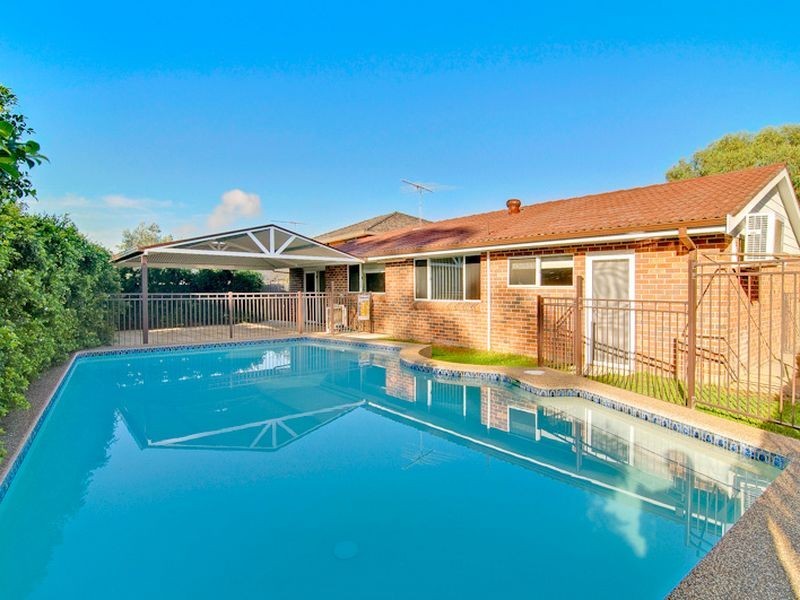 17 Rosewood Drive, Greystanes NSW 2145