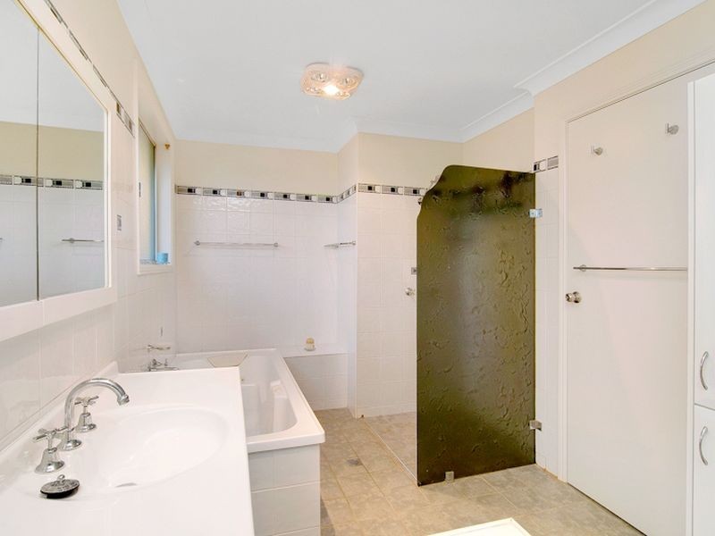 17 Rosewood Drive, Greystanes NSW 2145