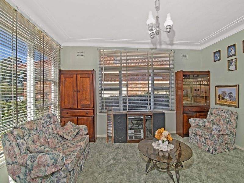 6 Woodland Road, Chester Hill NSW 2162