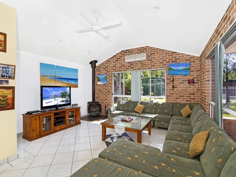 38 Shackel Ave, Old Guildford NSW 2161