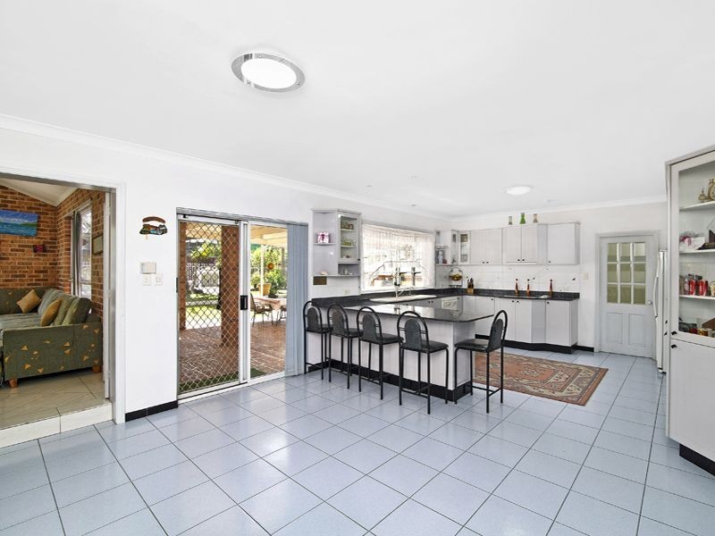 38 Shackel Ave, Old Guildford NSW 2161