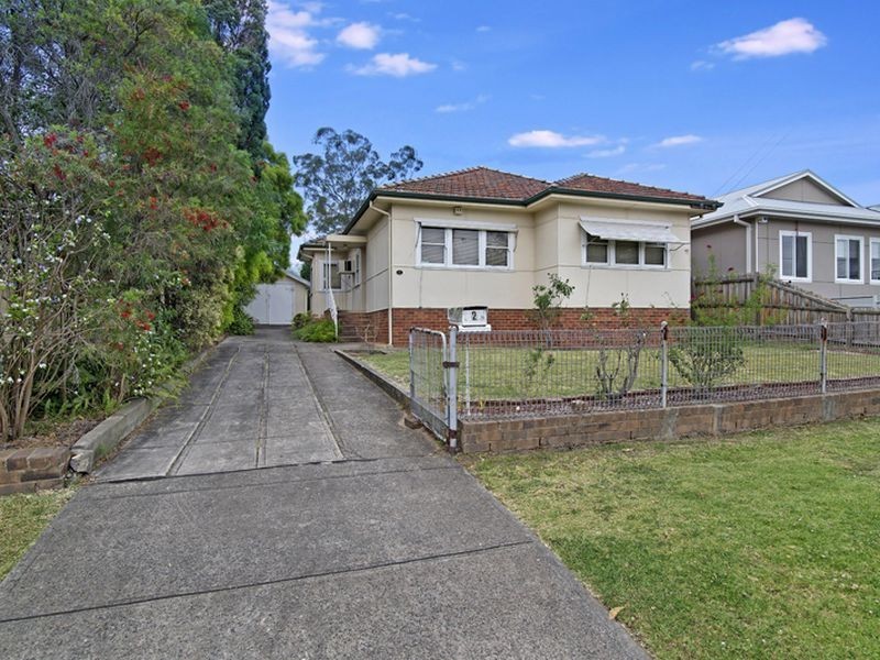 2 Chamberlain Rd, Guildford NSW 2161