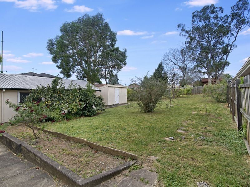 2 Chamberlain Rd, Guildford NSW 2161