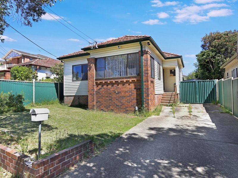 27 Rosebery Road, Guildford NSW 2161