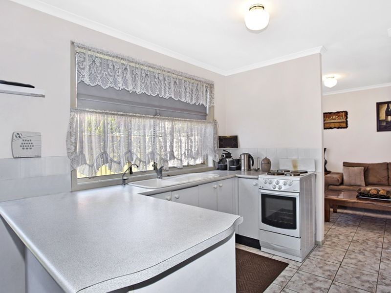 29 Wellwood Ave, Moorebank NSW 2170