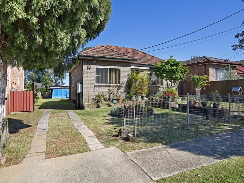 12 Clement St, Guildford NSW 2161