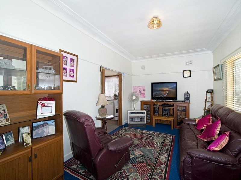 12 Clement St, Guildford NSW 2161