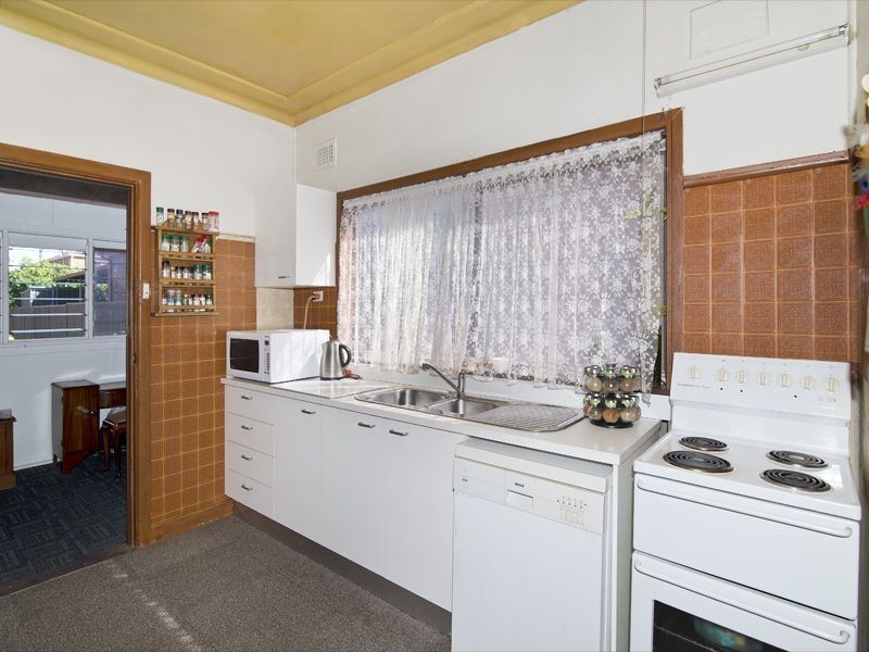 12 Clement St, Guildford NSW 2161