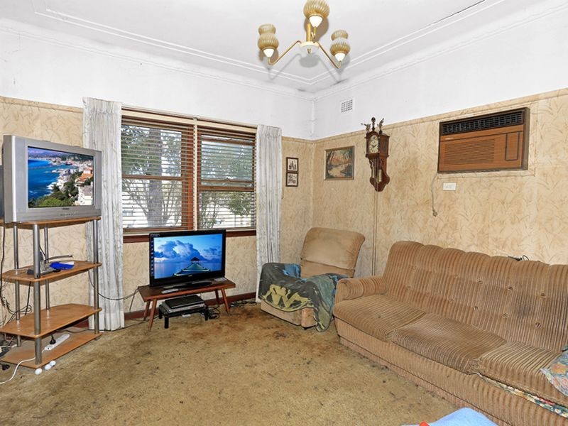 13 Leigh Street, Merrylands NSW 2160