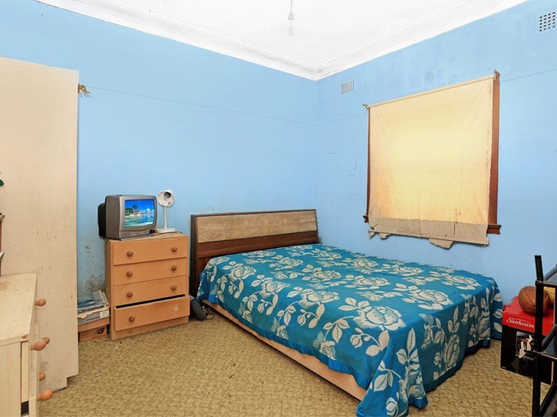 13 Leigh Street, Merrylands NSW 2160