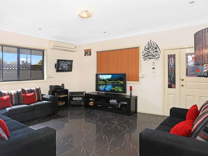 42 Adam St, Guildford NSW 2161
