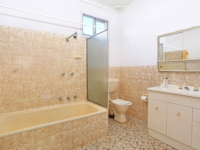 12 Chiltern Road, Guildford NSW 2161
