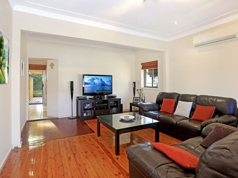 25 Rupert St, Merrylands NSW 2160