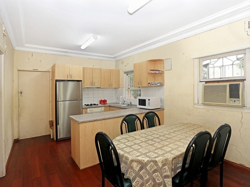 25 Albion Ave, Merrylands NSW 2160