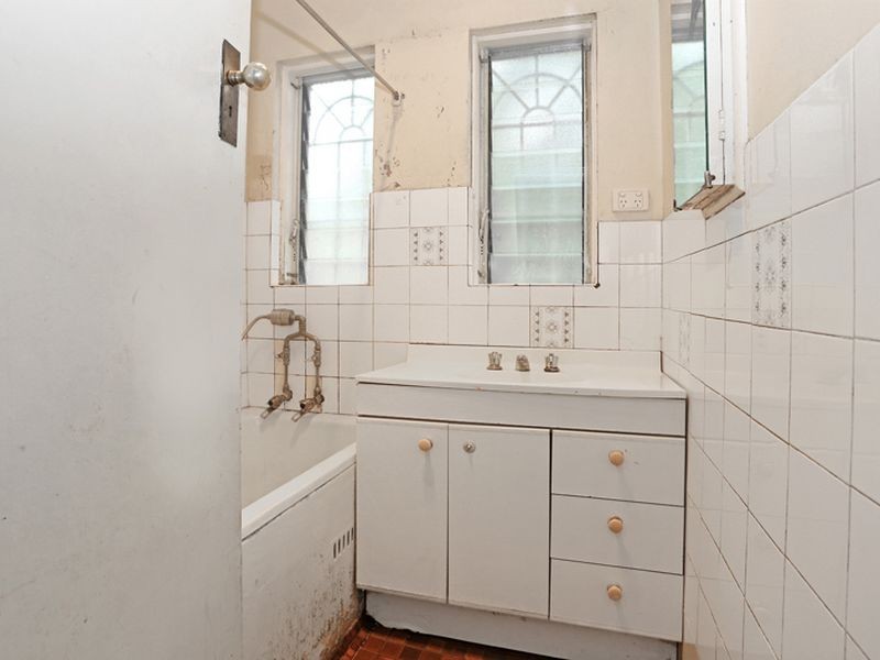 25 Albion Ave, Merrylands NSW 2160