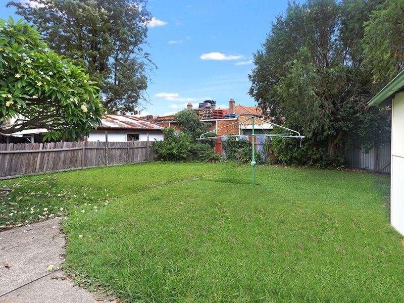 25 Albion Ave, Merrylands NSW 2160