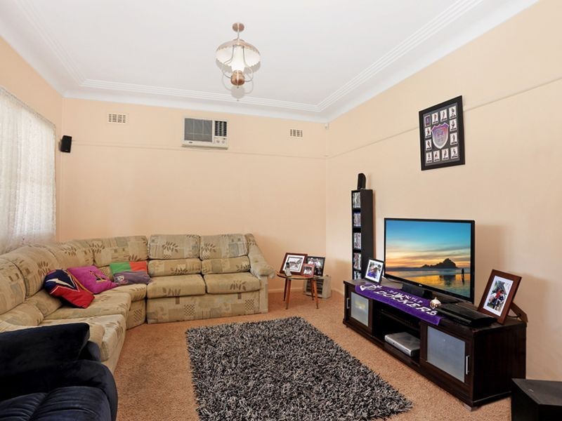 18 McArthur St, Guildford NSW 2161