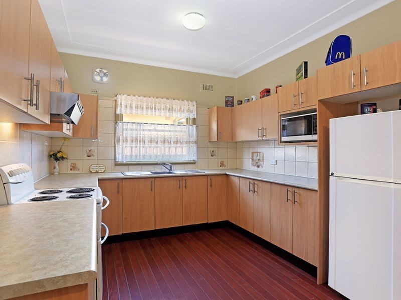 18 McArthur St, Guildford NSW 2161