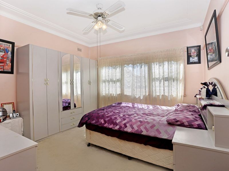 18 McArthur St, Guildford NSW 2161