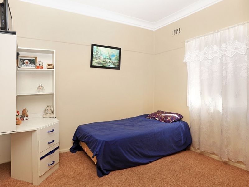 18 McArthur St, Guildford NSW 2161
