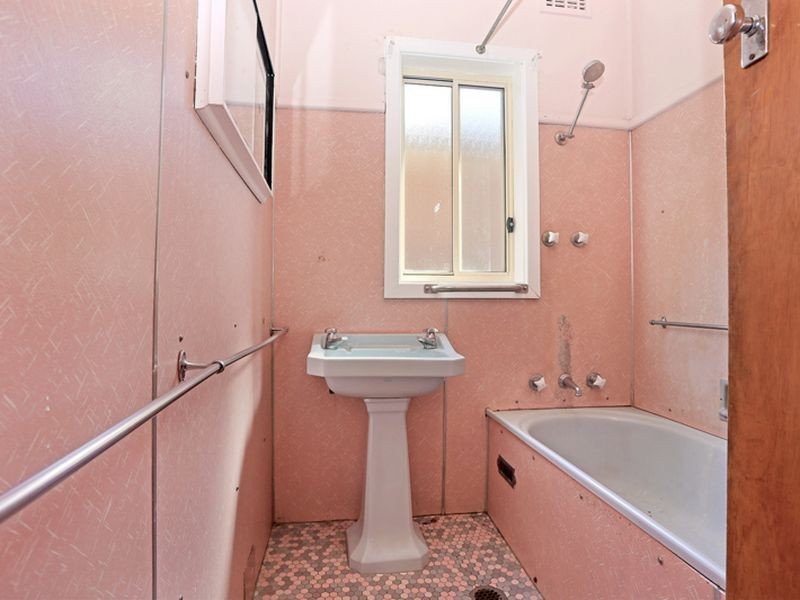 18 McArthur St, Guildford NSW 2161