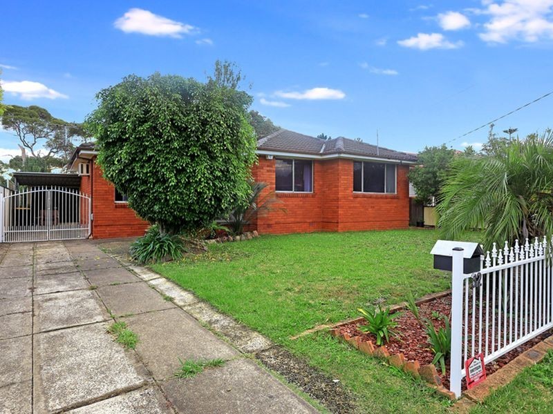 32 Shannon Ave, Merrylands NSW 2160