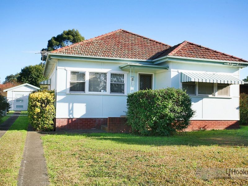 82 Military Rd, Guildford NSW 2161