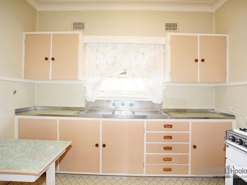 82 Military Rd, Guildford NSW 2161