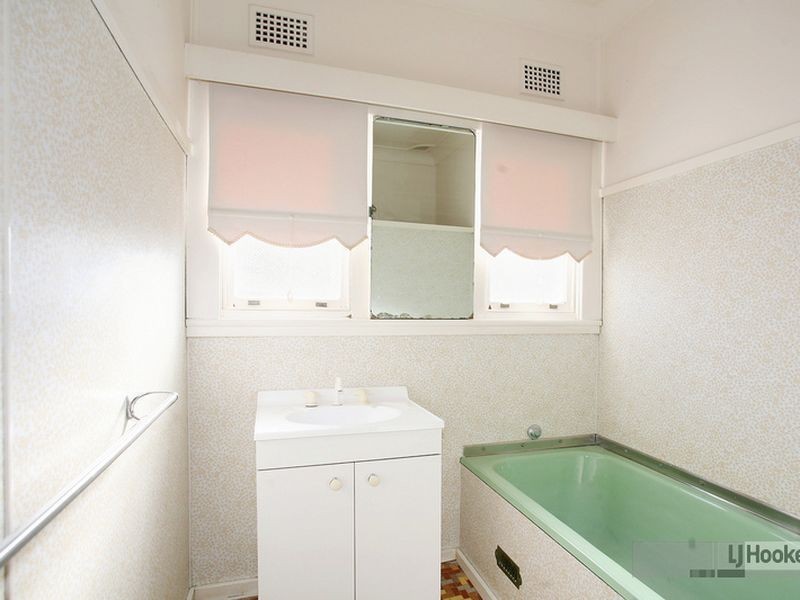 82 Military Rd, Guildford NSW 2161