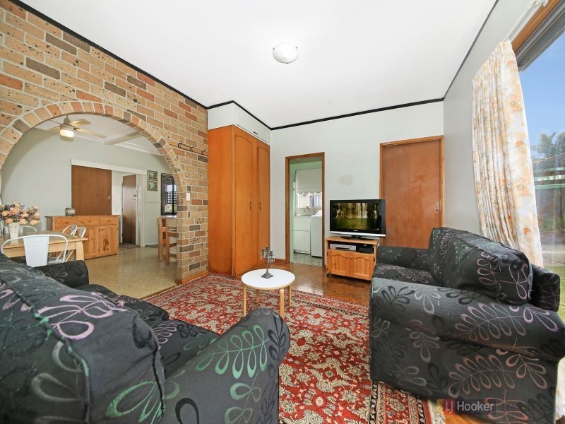 18 Sandra St, Woodpark NSW 2164