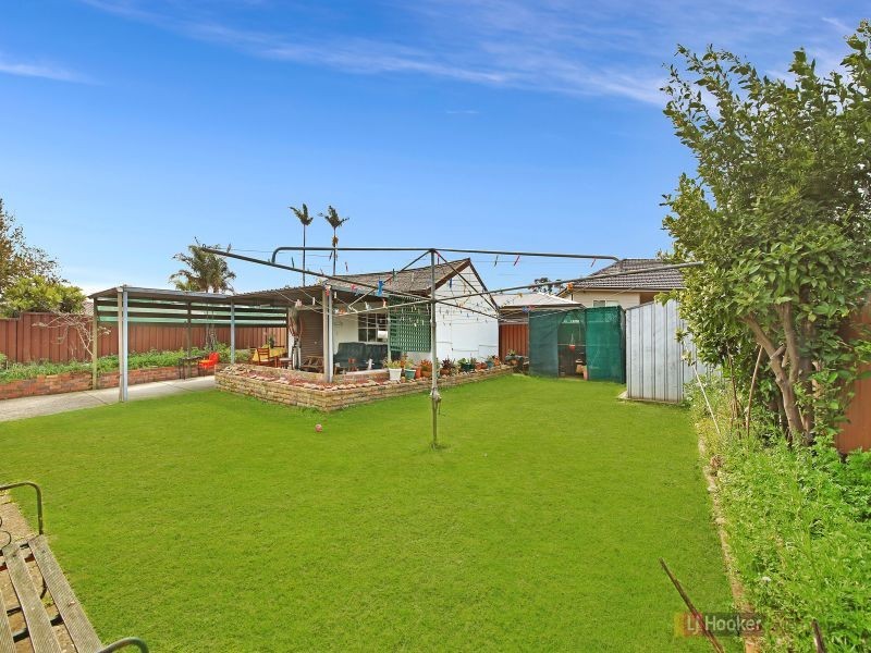 18 Sandra St, Woodpark NSW 2164