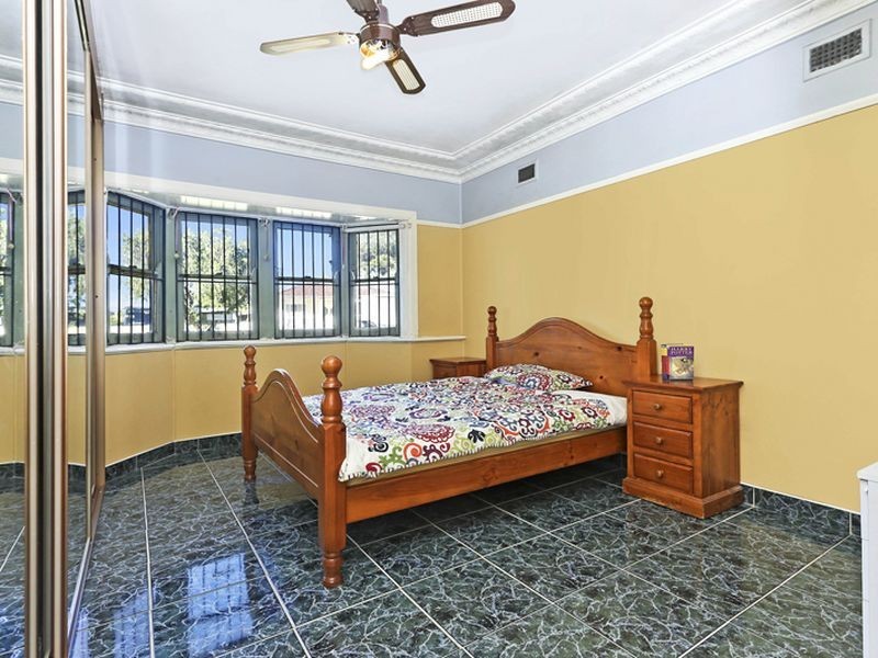 12 Excelsior St, Merrylands NSW 2160