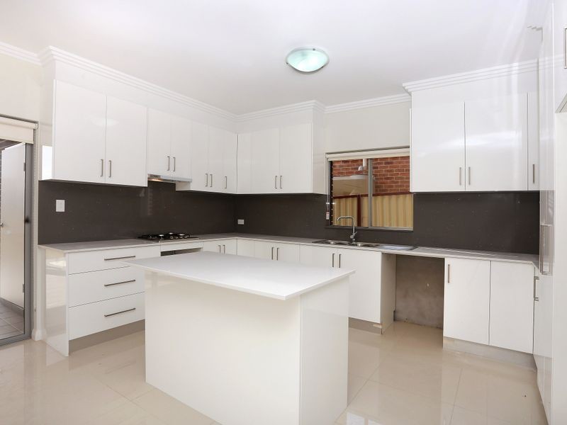 11 Wynyard St, Guildford NSW 2161