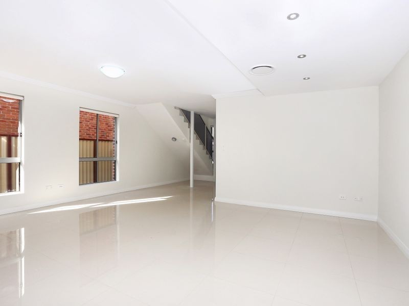 11 Wynyard St, Guildford NSW 2161