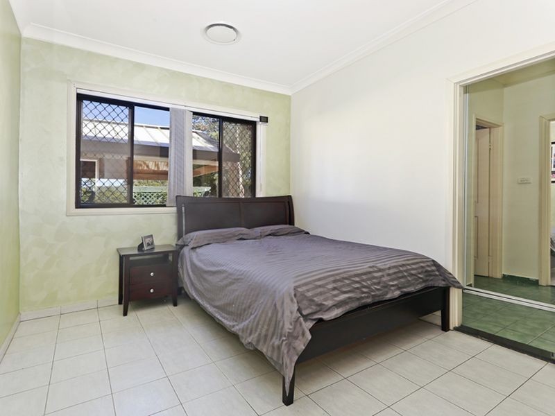 6 Lowe St, Merrylands NSW 2160
