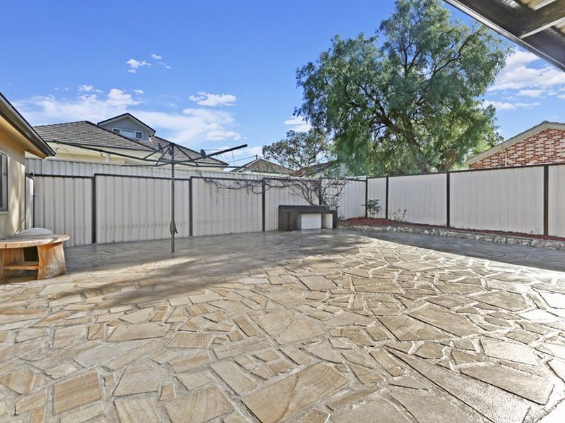 6 Lowe St, Merrylands NSW 2160