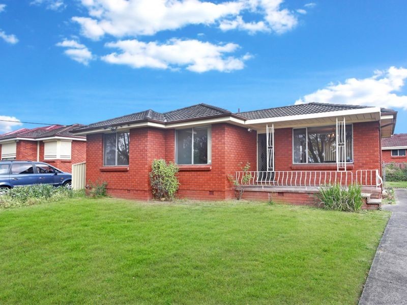 4 Lough Ave, Guildford NSW 2161