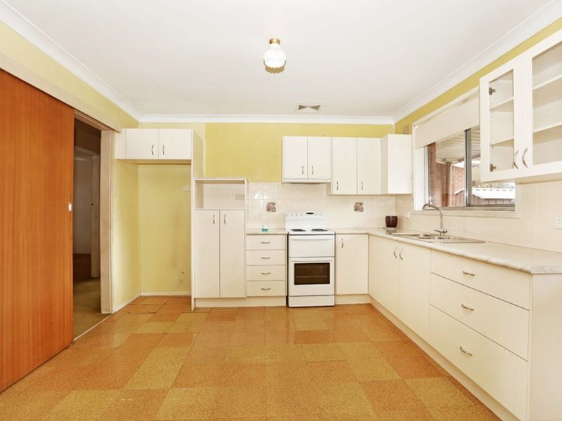 4 Lough Ave, Guildford NSW 2161