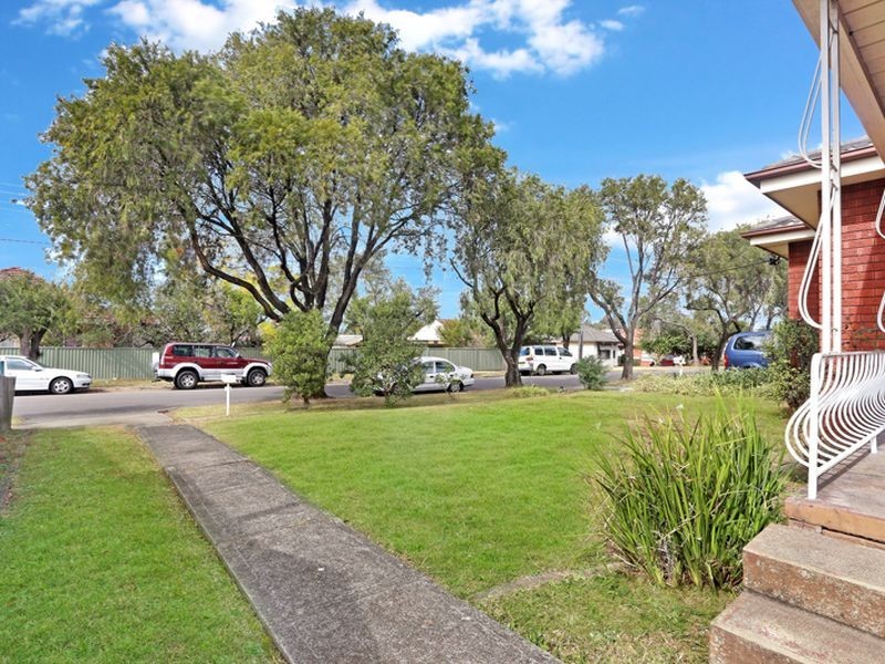 4 Lough Ave, Guildford NSW 2161