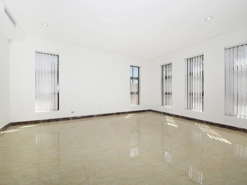 2 Chiltern Rd, Guildford NSW 2161